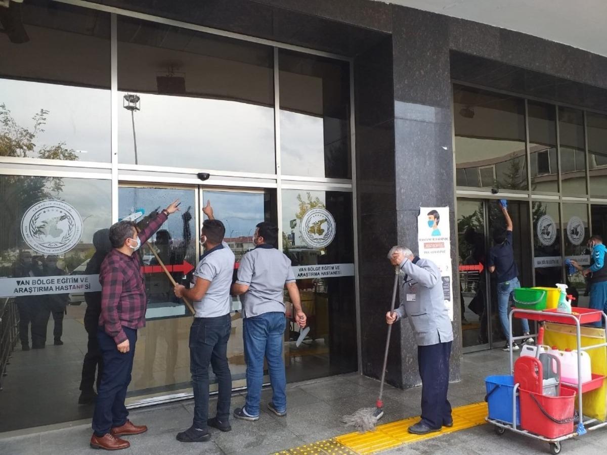 Van Eğitim ve Araştırma Hastanesinde korona vir&uuml;s tedbirleri
