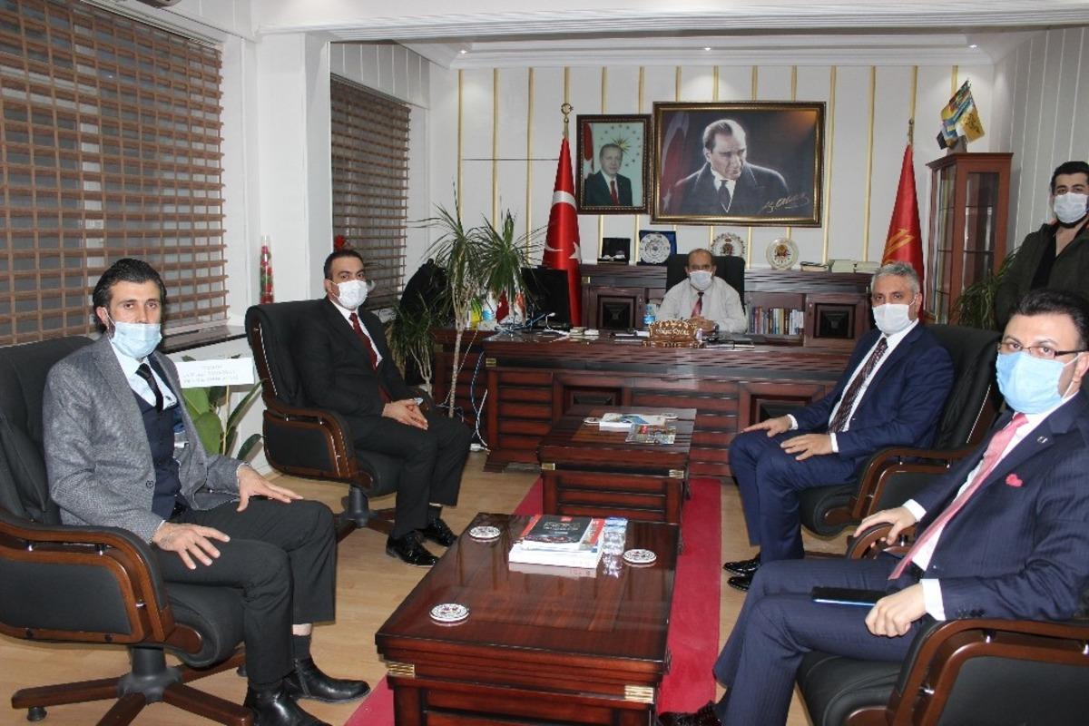 Osmanlı Ocakları Genel Başkanı Canpolat, Kaymakam &Uuml;nal&rsquo;ı ziyaret etti