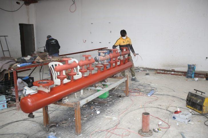 Gebze’deki yüzme havuzunun çatı imalatı sürüyor G2