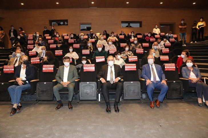 Yıldız Kenter Sahnesi ’Takıntılar’ oyunuyla ’Perde’ dedi G2