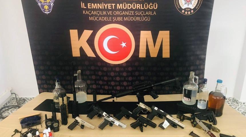 Muğla’da ruhsatsız tabancalar ele geçirildi