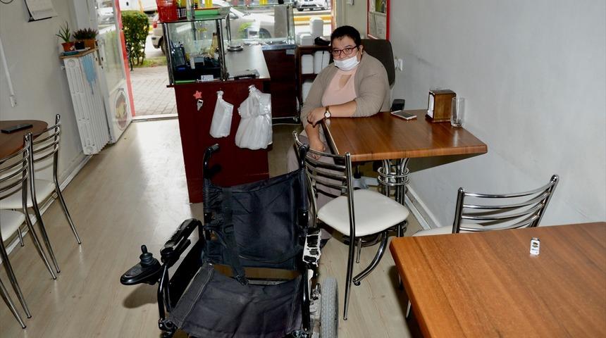 Eskişehir'de engelli kadının tekerlekli sandalyesinin şarj aletini &ccedil;aldığı iddia edilen zanlı yakalandı