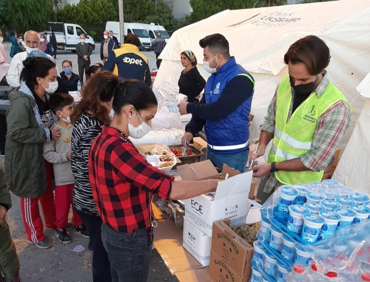 Antalya&rsquo;nın Mobil Aşevi İzmir&rsquo;de hizmete devam ediyor