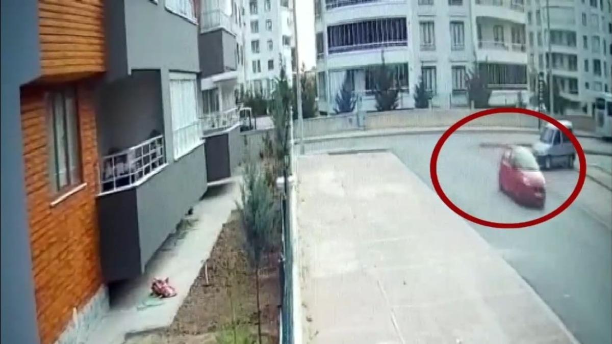 Anne ve kızının &ouml;ld&uuml;r&uuml;ld&uuml;ğ&uuml; saldırı g&uuml;venlik kamerasında