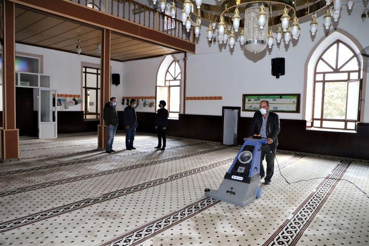 Turgutlu Belediyesinden camilere kış temizliği G1