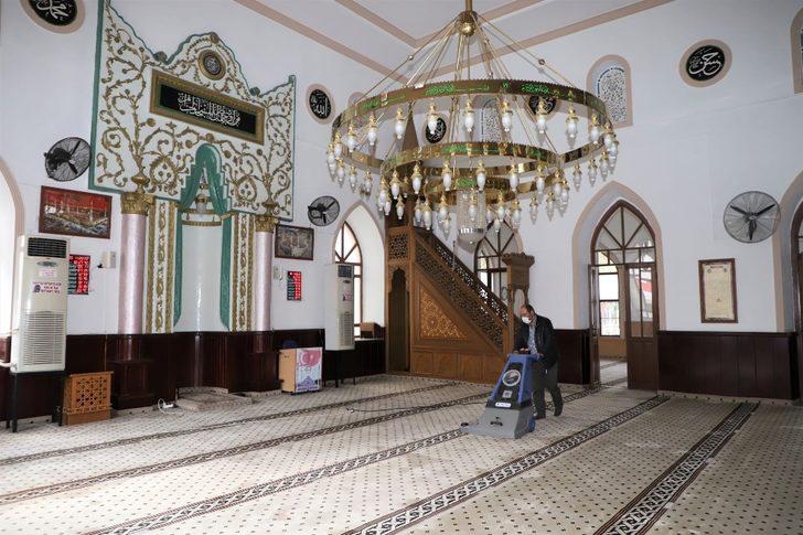 Turgutlu Belediyesinden camilere kış temizliği G2