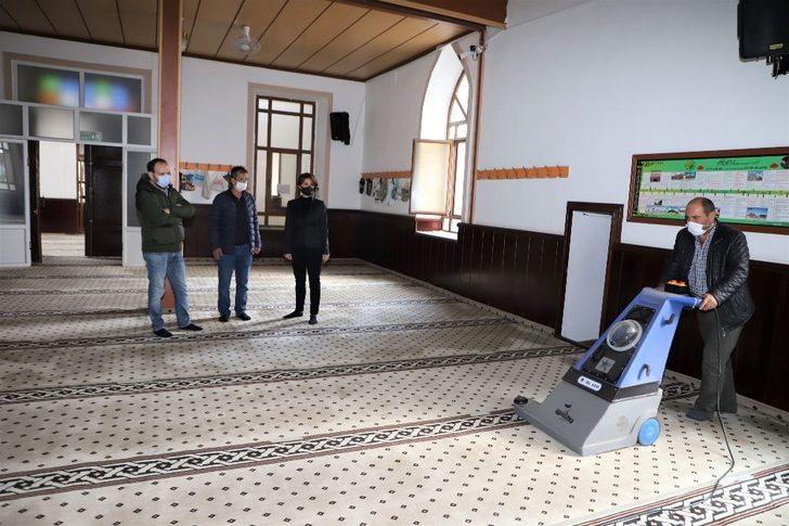 Turgutlu Belediyesinden camilere kış temizliği G3