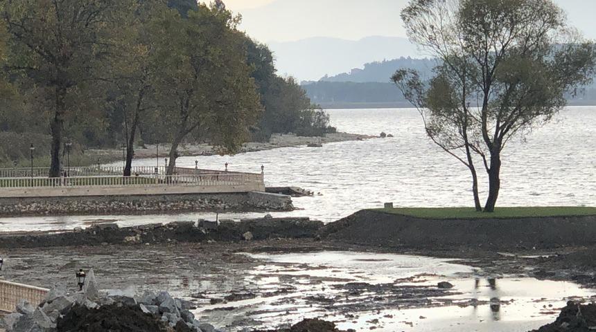 Sapanca Gölü'nde şok görüntü! CİMER'e ve BİMER'e şikayet yağıyor