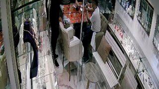 Akılalmaz olay! Kuyumcuyu bile sahte altınla dolandırdılar