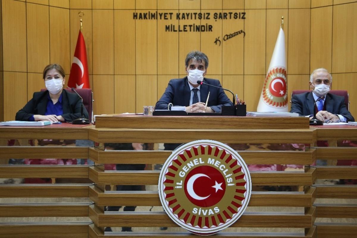 Yerel parlamentoda ilk hafta tamamlandı