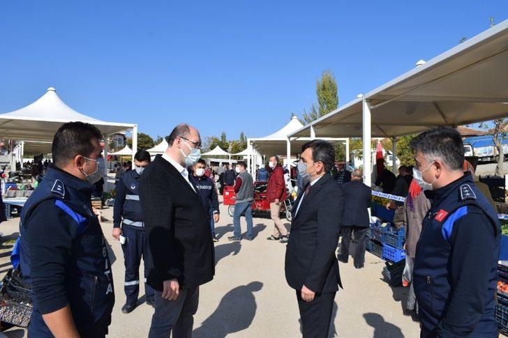 Kaymakam ve başkan yardımcısı pazarda korona denetiminde G2