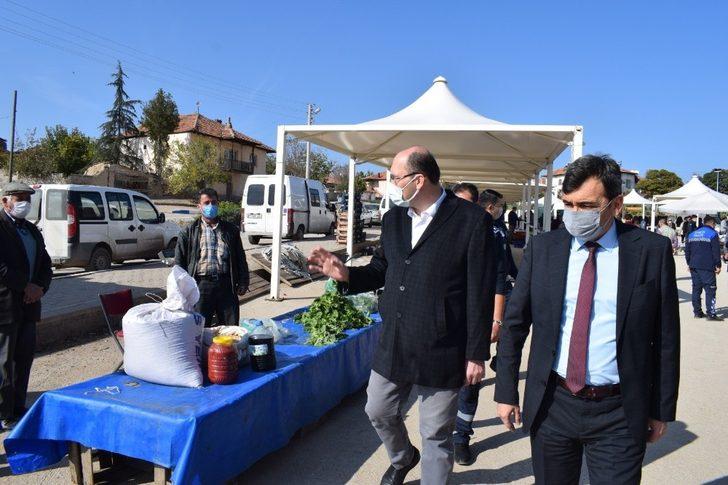 Kaymakam ve başkan yardımcısı pazarda korona denetiminde G4