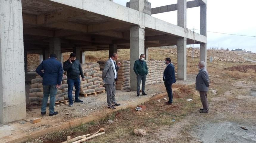 H&uuml;y&uuml;k&rsquo;te yapımı s&uuml;ren meslek y&uuml;ksekokulu binası y&uuml;kseliyor