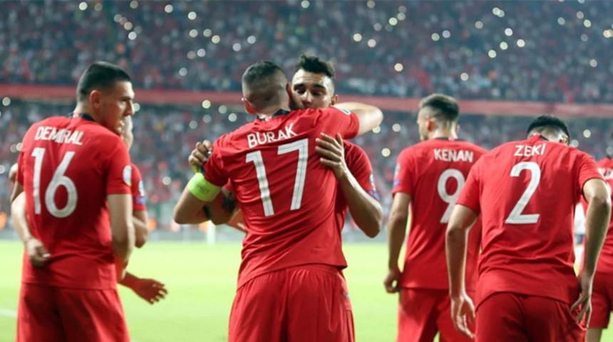 Galatasaray'dan forvet transferi! Diagne'nin yerine Kenan Karaman geliyor!