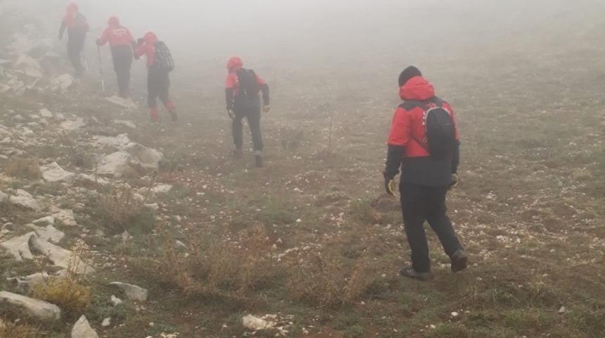 Yaylada kaybolan &ccedil;obanı 40 kişilik ekip buldu