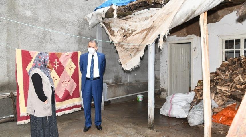 Evi yıkılmak &uuml;zere olan kadına devlet sahip &ccedil;ıktı