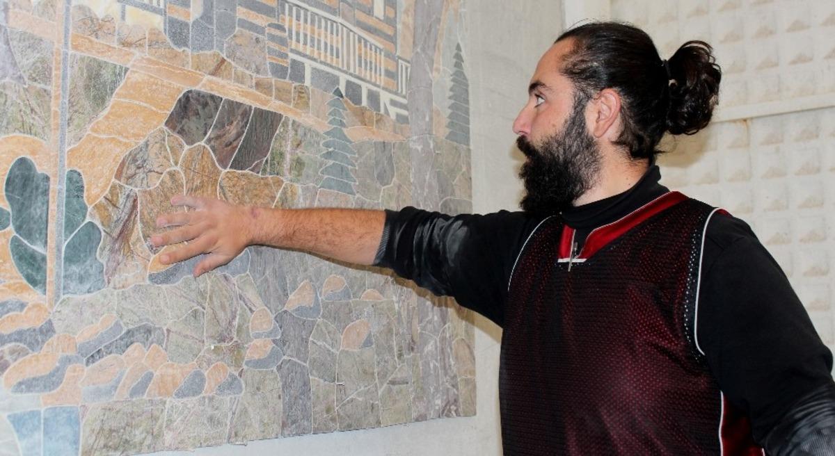 Dev sekt&ouml;r&uuml;n atıklarını sanata d&ouml;n&uuml;şt&uuml;r&uuml;p d&uuml;nyaya satıyor