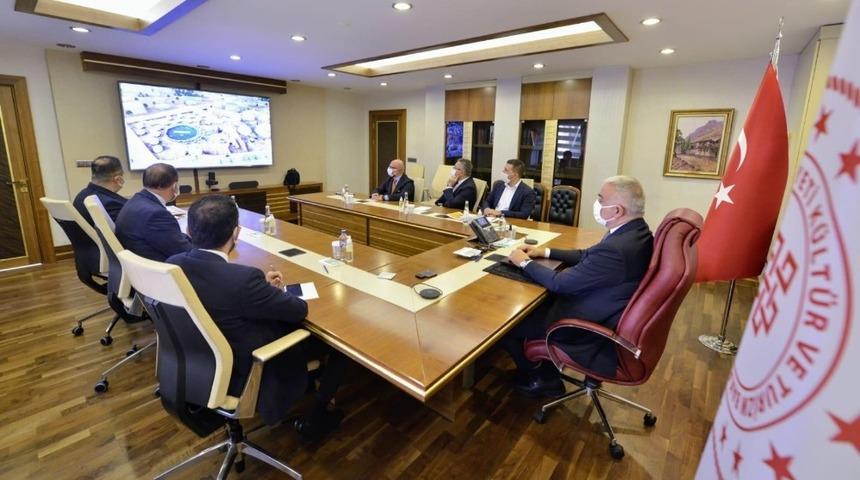 Kuşadası’nda kurulacak “ Mars Colony “ Turizm Bakanlığı’na sunuldu