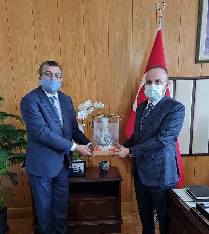 Çan belediye başkanı Öz, STK başkanlarıyla birlikte Ankara’da Bülent Turan’ı ziyaret etti G3