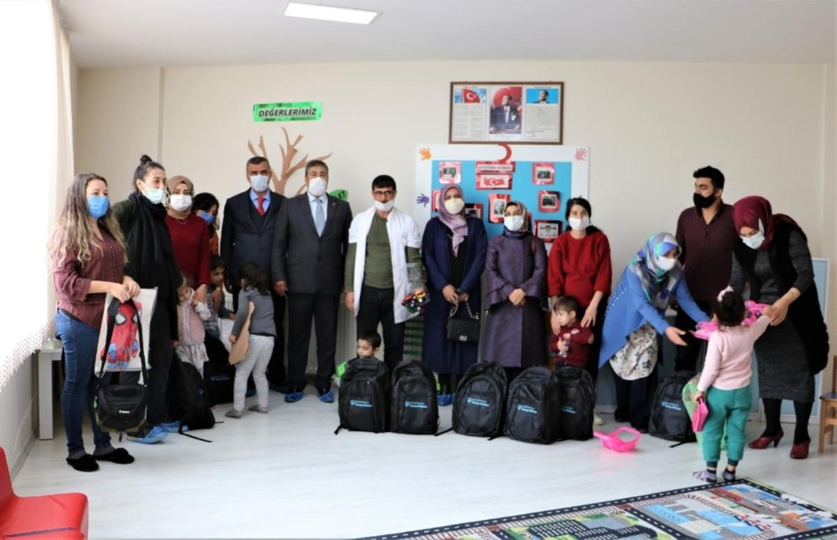 &Ouml;zel &ouml;ğrencilerin y&uuml;reklerine dokundular