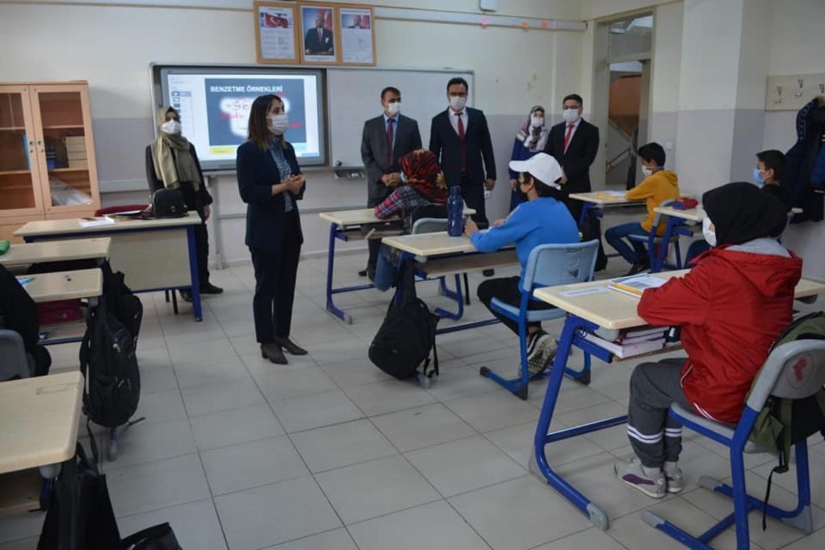 Kaymakam Yazıcı: &rsquo;&rsquo;Robotik kodlama at&ouml;lyesi il&ccedil;emiz &ouml;ğrencileri i&ccedil;in b&uuml;y&uuml;k bir kazanım&rsquo;&rsquo;