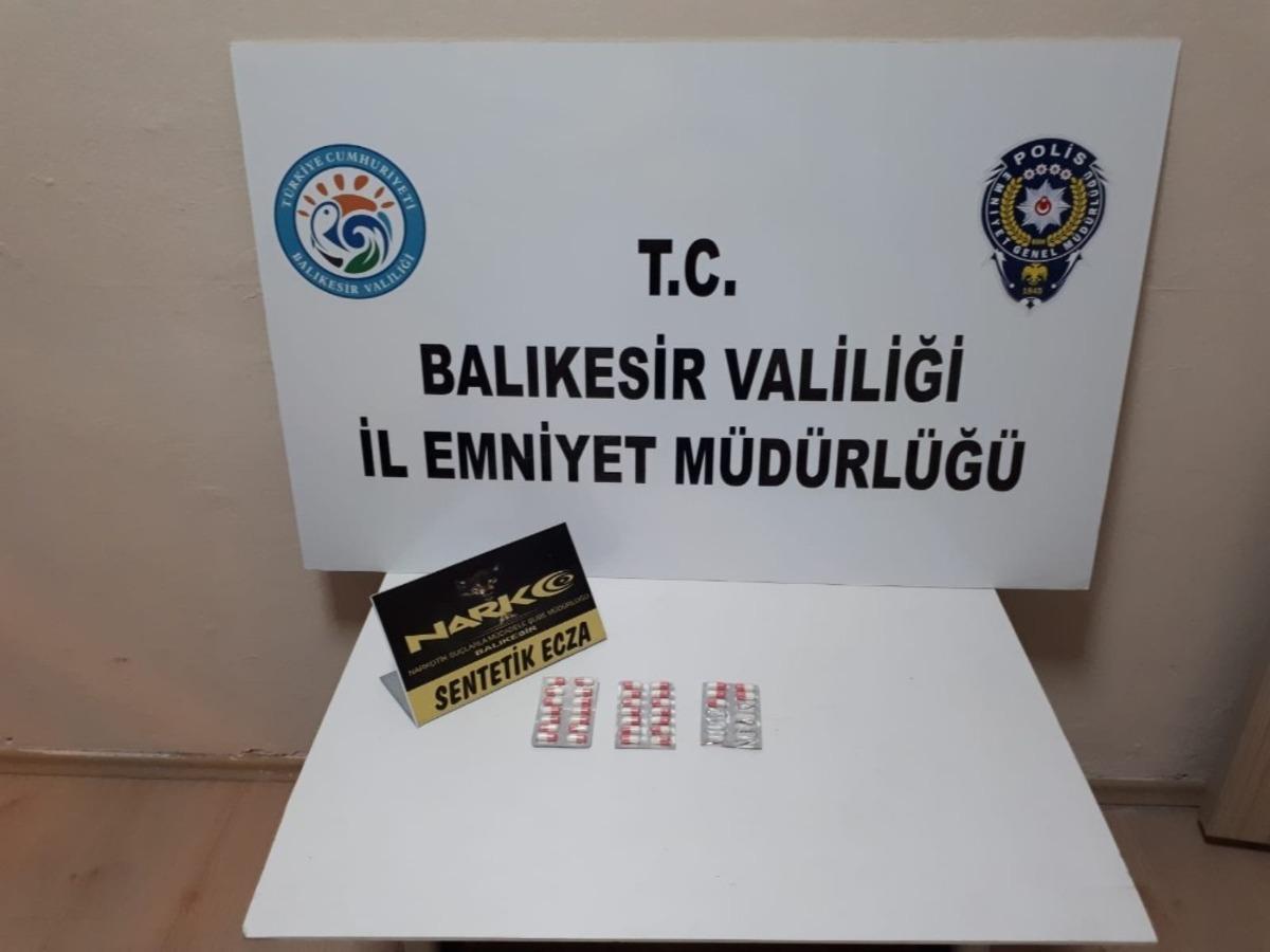 Balıkesir&rsquo;de polis 6 uyuşturucu ş&uuml;phelisini yakaladı