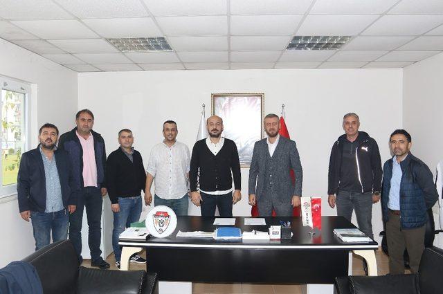 Manisa futbolunun geleceği için imzalar atıldı