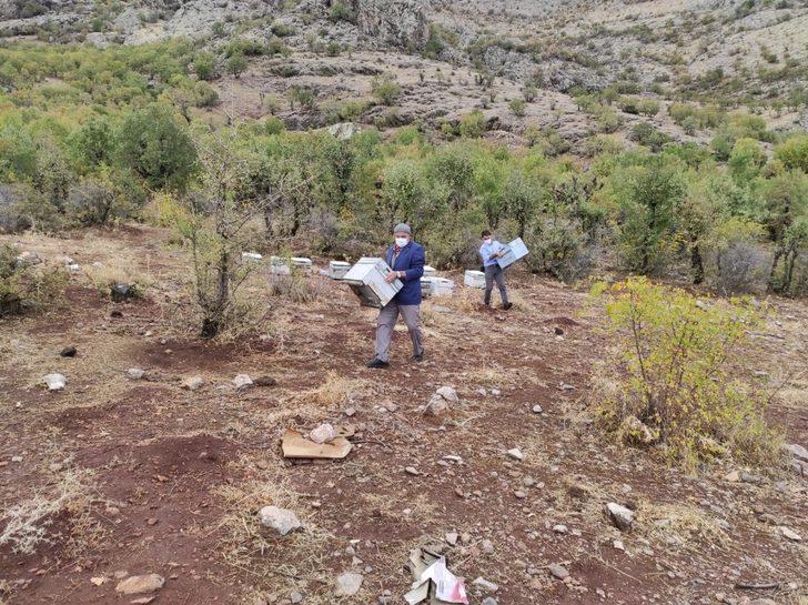 Batman’da çalınan arı kovanları bulunarak sahiplerine teslim edildi G3