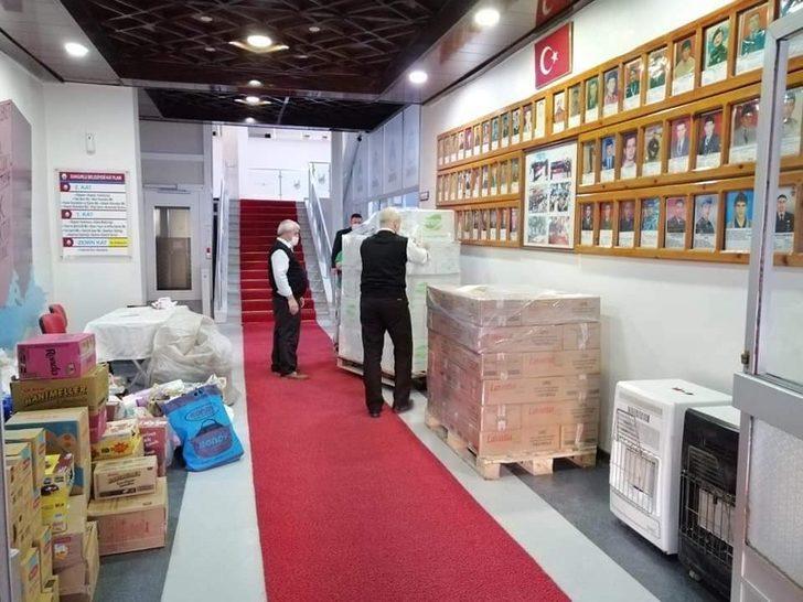 İzmir’deki deprem sonrası destekler sürüyor G3