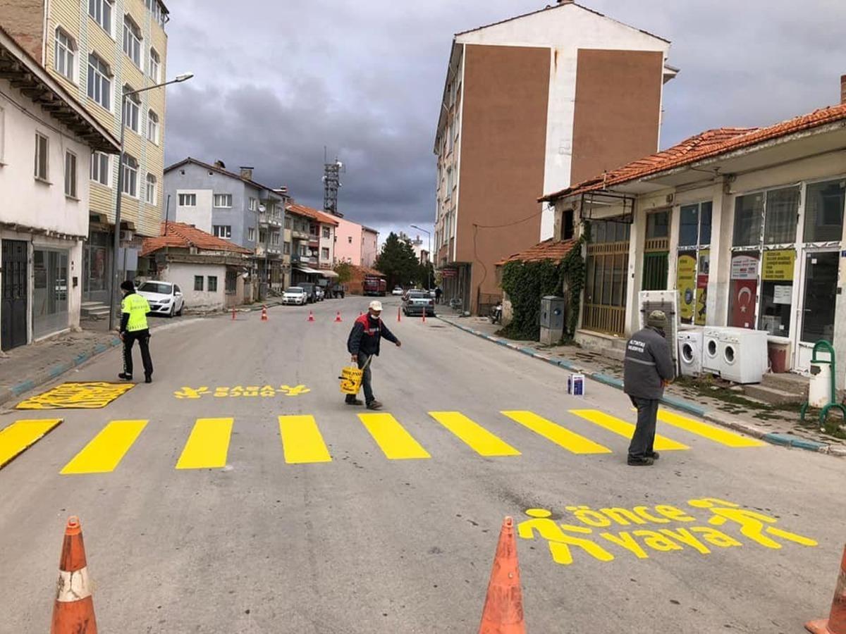 Altıntaş&rsquo;ta &rsquo;&rsquo;Yaya ge&ccedil;idi&rsquo;&rsquo; &ccedil;alışması
