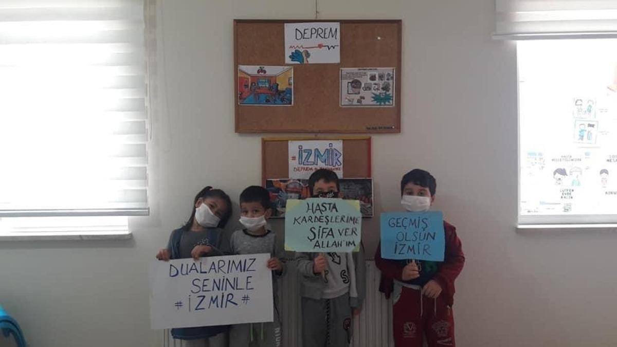 Minik &ouml;ğrenciler depremi &ouml;ğrendi