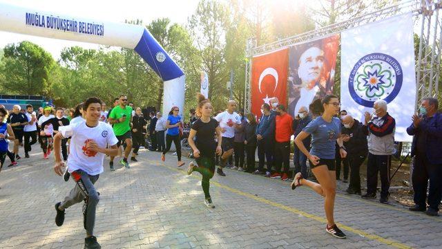 Büyükşehirden ’Özlemle Atamıza Koşuyoruz’ etkinliği