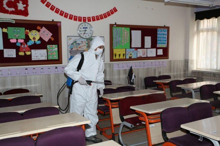 Nevşehir’de okullar dezenfekte edilmeye devam ediyor G3