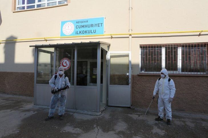 Nevşehir’de okullar dezenfekte edilmeye devam ediyor G5