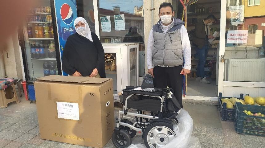 &Ouml;ğretmen adayından &ouml;rnek davranış