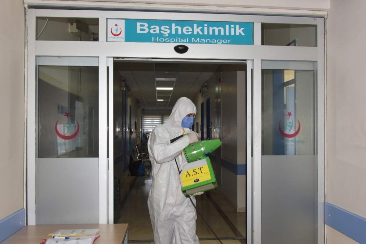 Aliağa&rsquo;da, koronavir&uuml;se karşı dezenfeksiyon &ccedil;alışmaları s&uuml;r&uuml;yor