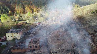 14 haneli köyde büyük yangın! 10 ev ve cami kül oldu