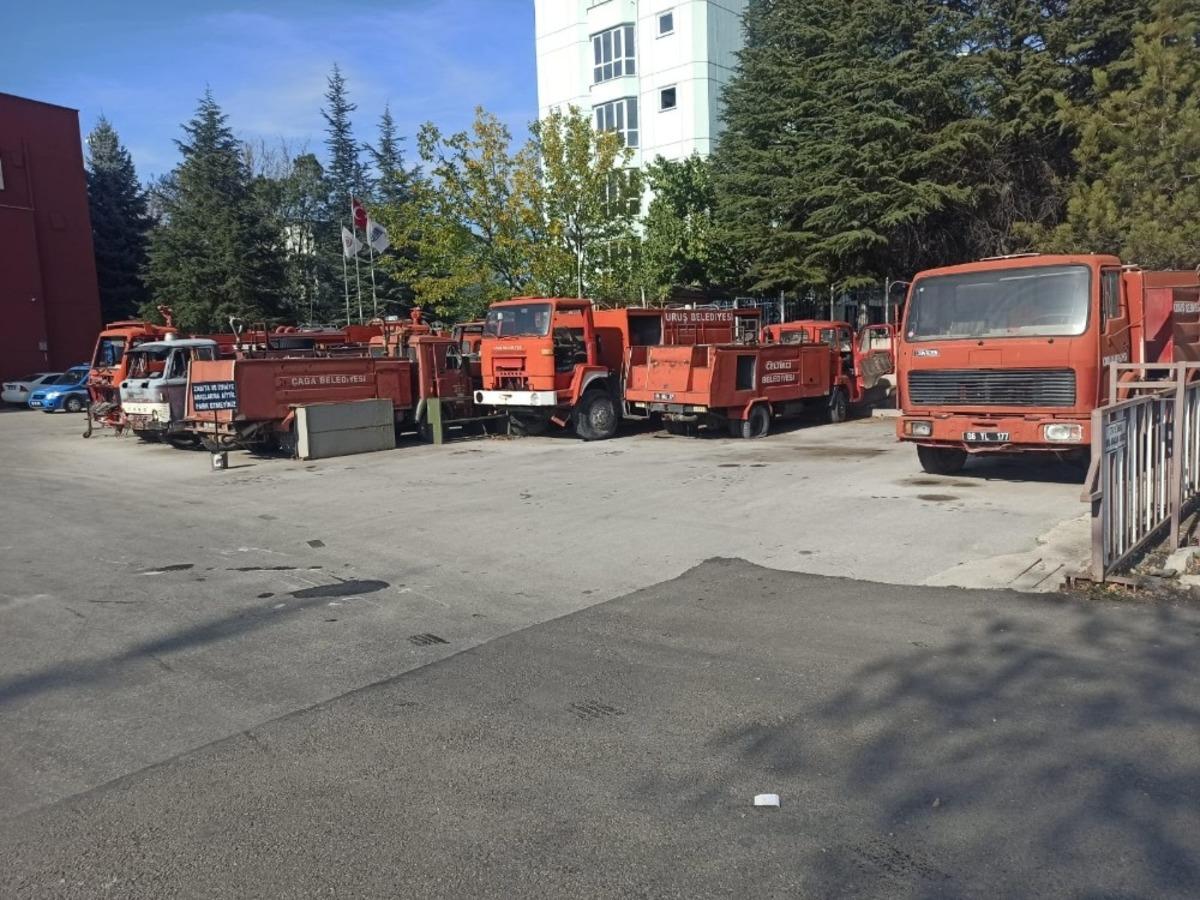 Sincan&rsquo;da hurda ara&ccedil;larla tepki