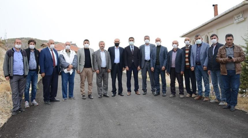 Hekimhan Işıklı Mahallesi&rsquo;nin 20 yıllık asfalt &ouml;zlemi giderildi