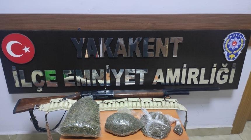 Yakakent&rsquo;te uyuşturucu ve t&uuml;fek ele ge&ccedil;irildi
