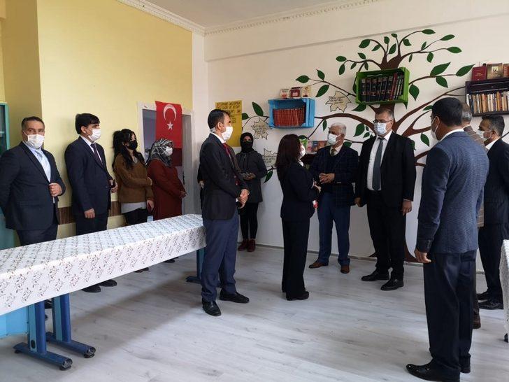 Usta öğreticilerden liseye kütüphane G1