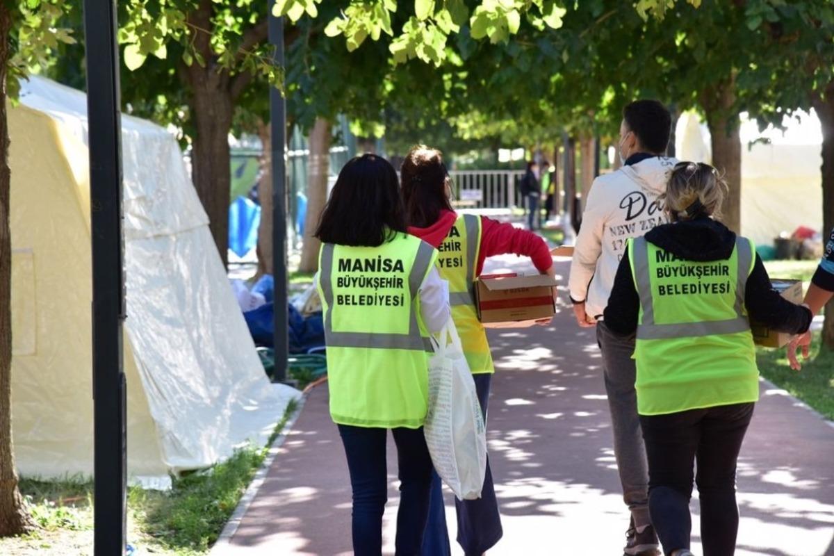 Manisa B&uuml;y&uuml;kşehir Belediyesinin İzmir&rsquo;e desteği devam ediyor