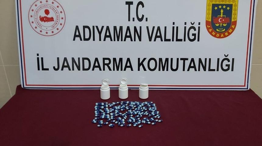 İla&ccedil; kutularına gizlenen uyuşturucular ele ge&ccedil;irildi