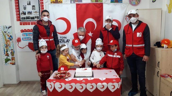 Minikler Kızılay Haftası’nı pasta keserek kutladı G1