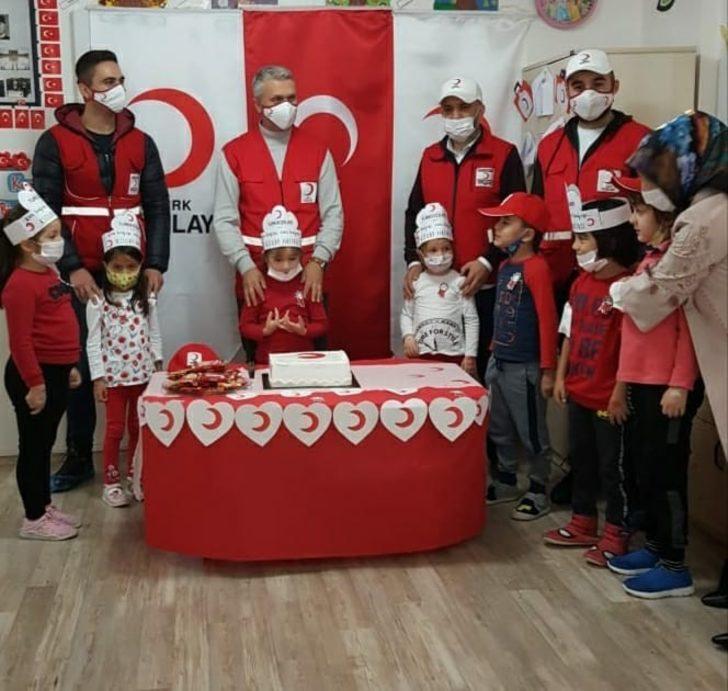 Minikler Kızılay Haftası’nı pasta keserek kutladı G2