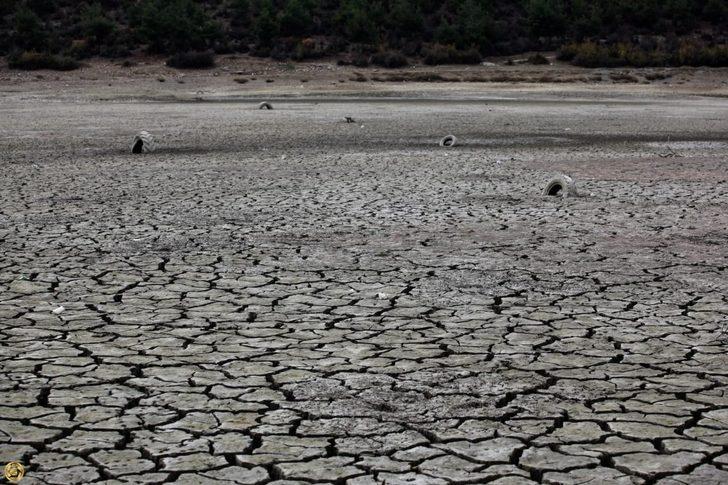 Sinop’ta ikiz göletler kurudu G2
