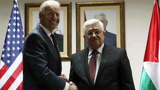 Biden, Trump döneminde oluşmuş yeni durum üzerinden Filistin Yönetimi'ni muhatap alan görece dengeli eski politikaya dönebilir.