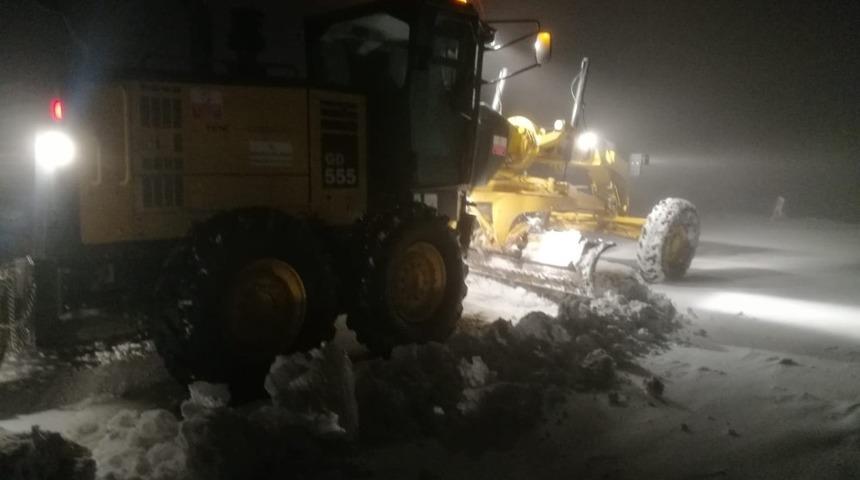 Mevsimin ilk karla m&uuml;cadele &ccedil;alışması başladı