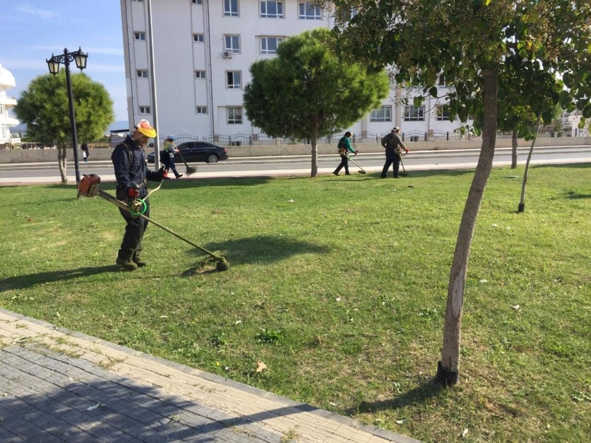 Didim&rsquo;de parkların bakımı devam ediyor