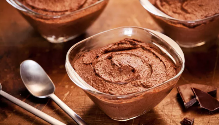 Çikolata mousse(mus) nasıl yapılır? Çikolata mousse(mus) tarifi nedir? Çikolata mousse(mus) malzemeleri nelerdir? İşte MasterChef çikolata mousse(mus) tarifi...